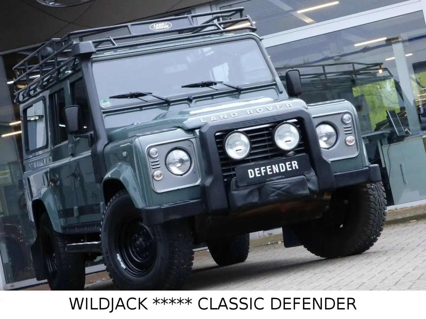 Land Rover Defender 110 Td4 SE *BLASER EDITION* 1of60 * Vert - 1