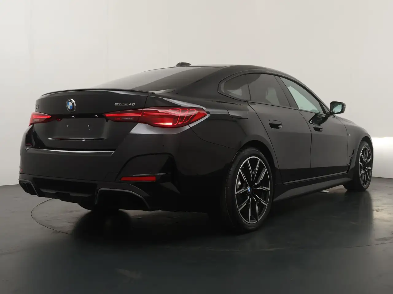BMW i4 2026 — фото 9