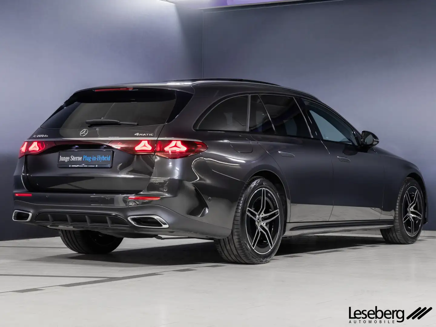 Mercedes-Benz E 300 E 300de 4M T AMG DIG.LIGHT/Pano/Distro./360°/DAB Grau - 2