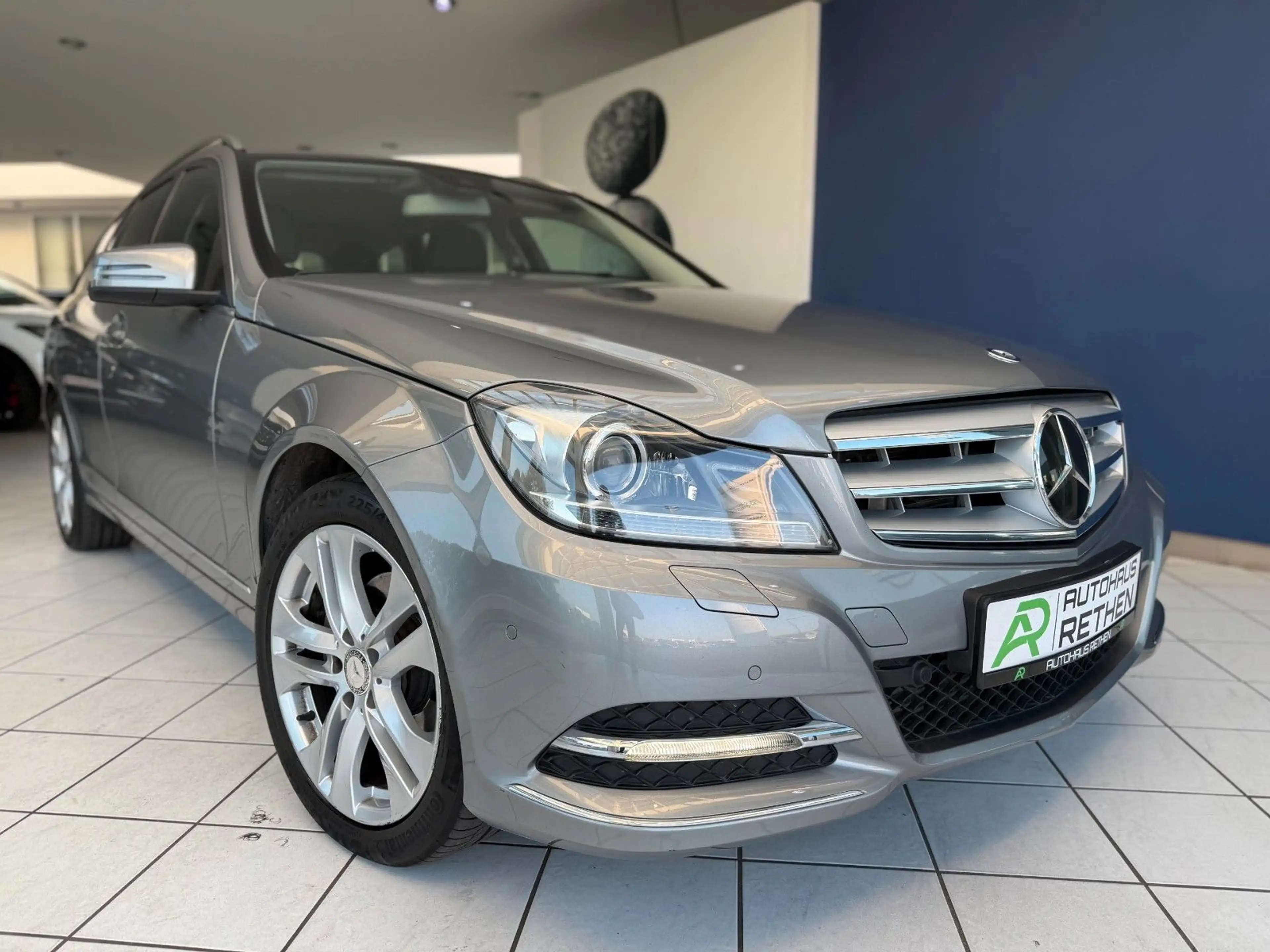 Mercedes-Benz C 250 C250 T CDI 4Matic *DISTRONIC+*1.HAND*TOTWINKEL — photo 4