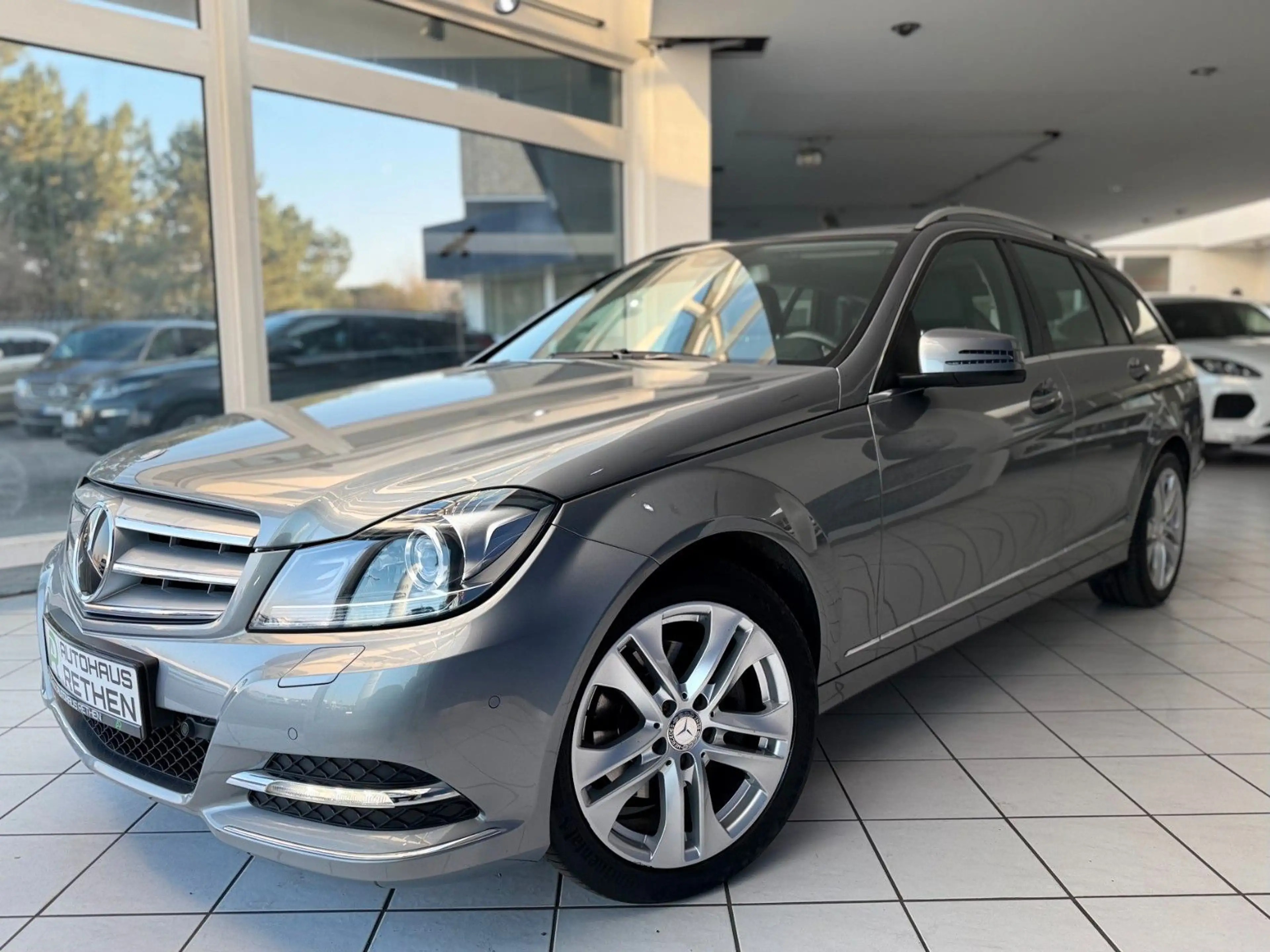 Mercedes-Benz C 250 C250 T CDI 4Matic *DISTRONIC+*1.HAND*TOTWINKEL — photo 2