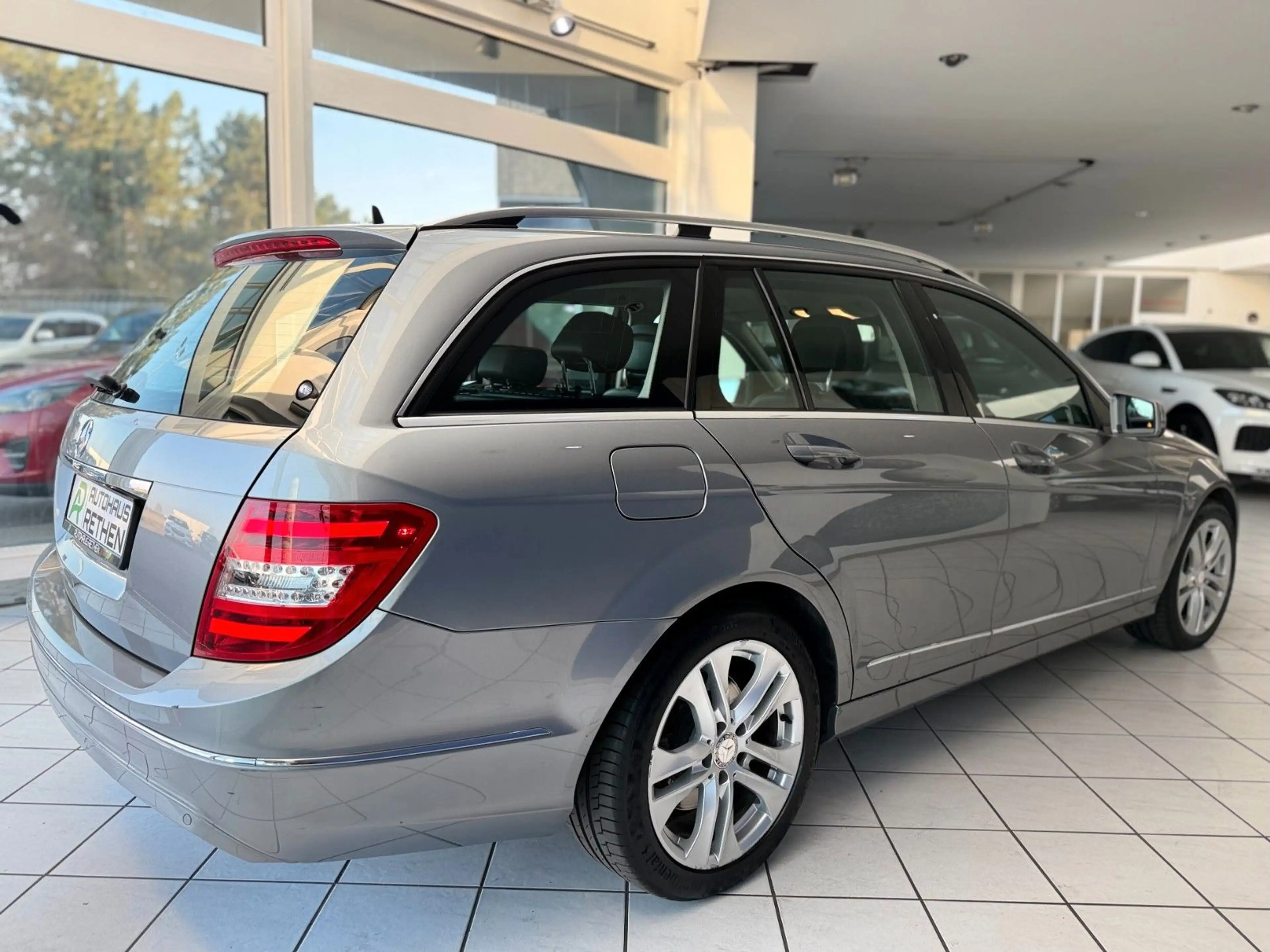 Mercedes-Benz C 250 C250 T CDI 4Matic *DISTRONIC+*1.HAND*TOTWINKEL — photo 9