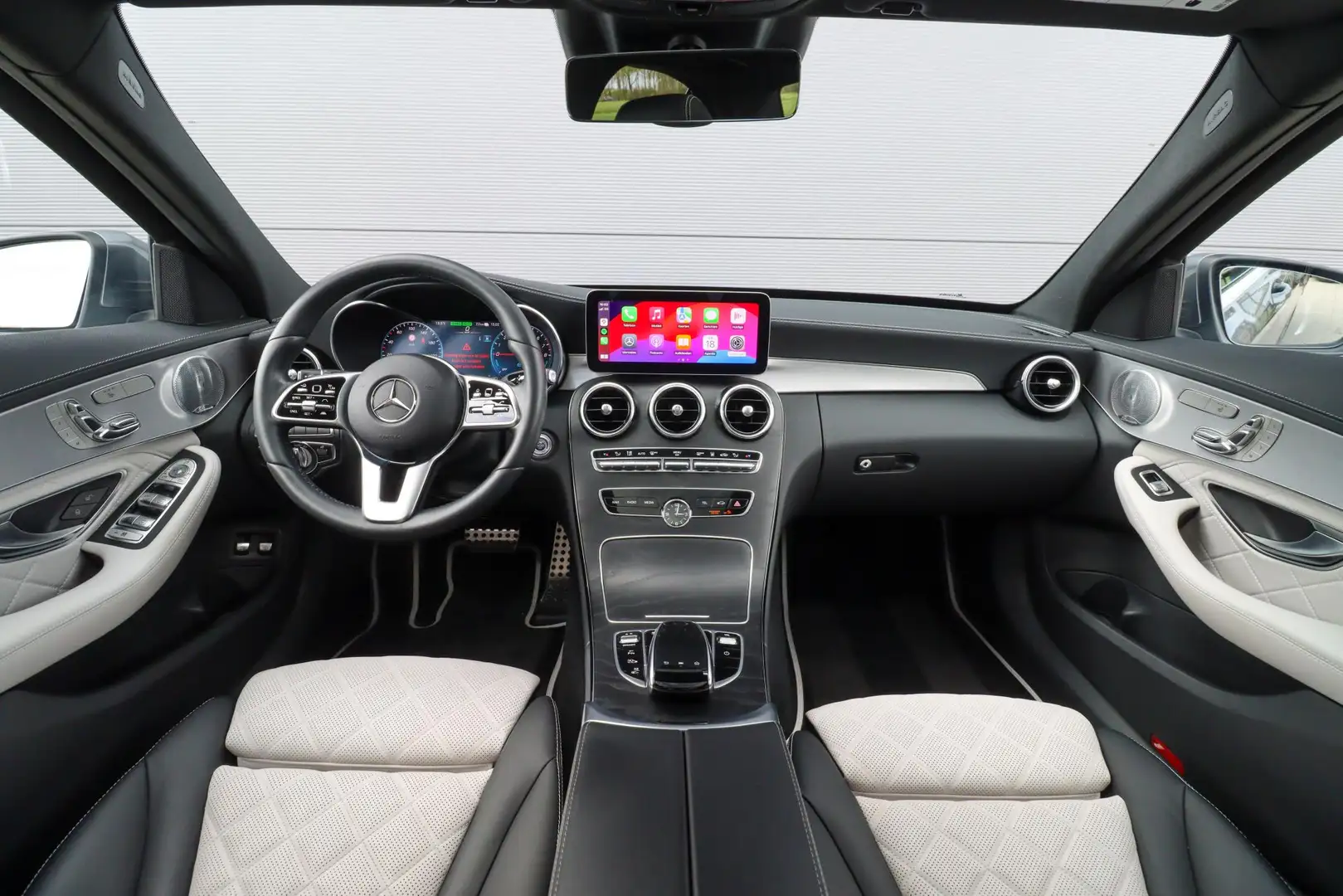 Mercedes-Benz C 300 e 4MATIC Premium Plus Pack | Panoramadak | Trekhaa Grijs - 2
