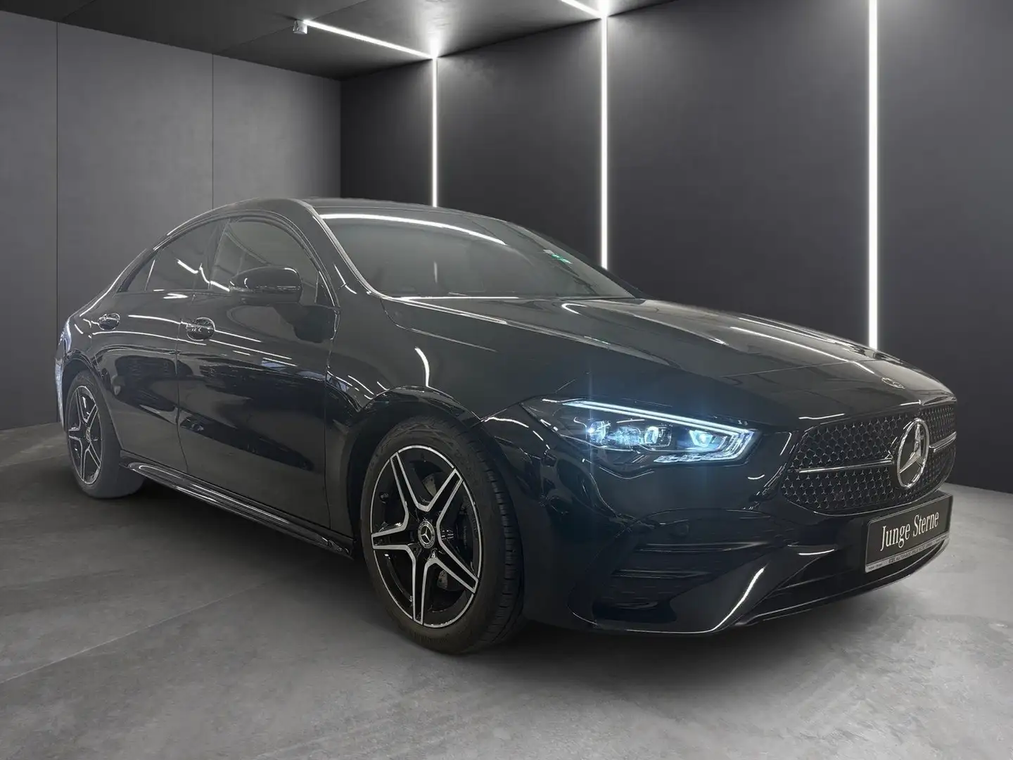Mercedes-Benz CLA 200 AMG *Pano*Distro*Night*MBeam*Sound*360°* Schwarz - 2