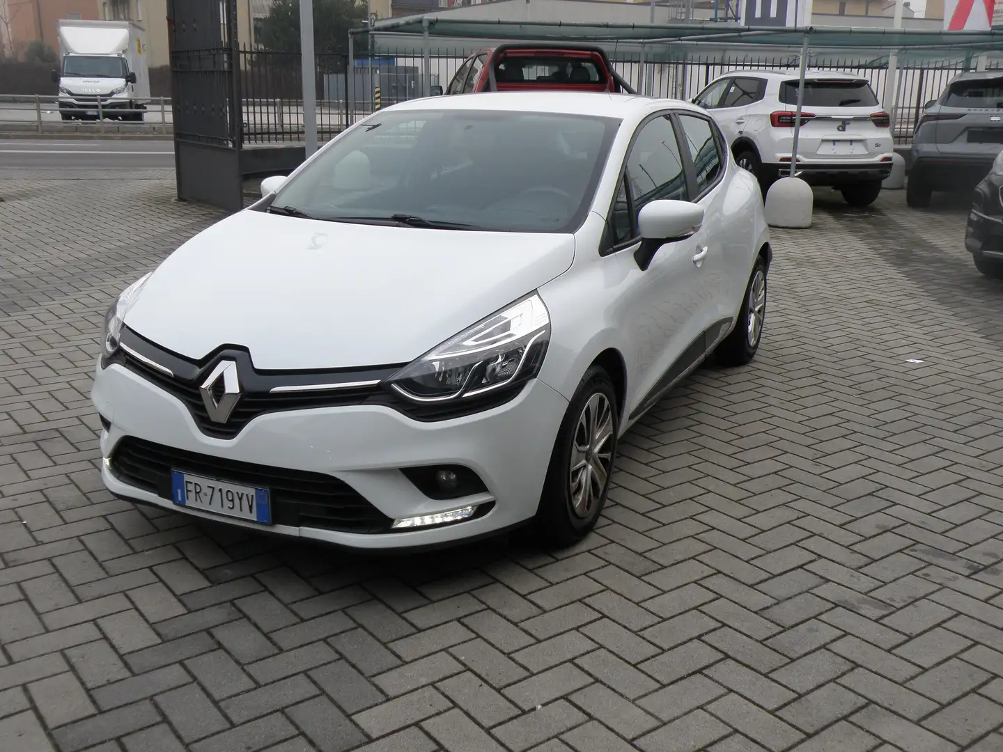 Renault Clio Clio IV 2017 1.2 16v Life 75cv my18 Blanc - 1