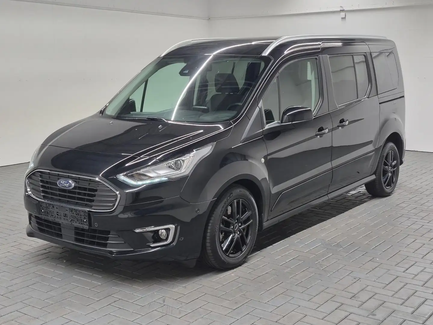 Ford Grand Tourneo Gr. Tourneo Titanium Xenon/Navi/SHZ/Kam/Pano/AHK Schwarz - 1