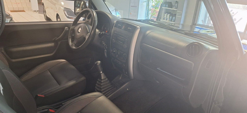 Suzuki Jimny 1.3 4WD Style / 1.Hd. /SH/kein Gelände — photo 8