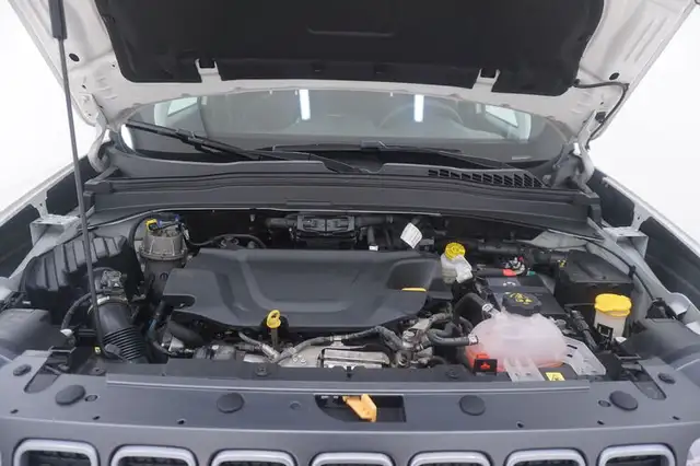 Jeep Renegade view 13