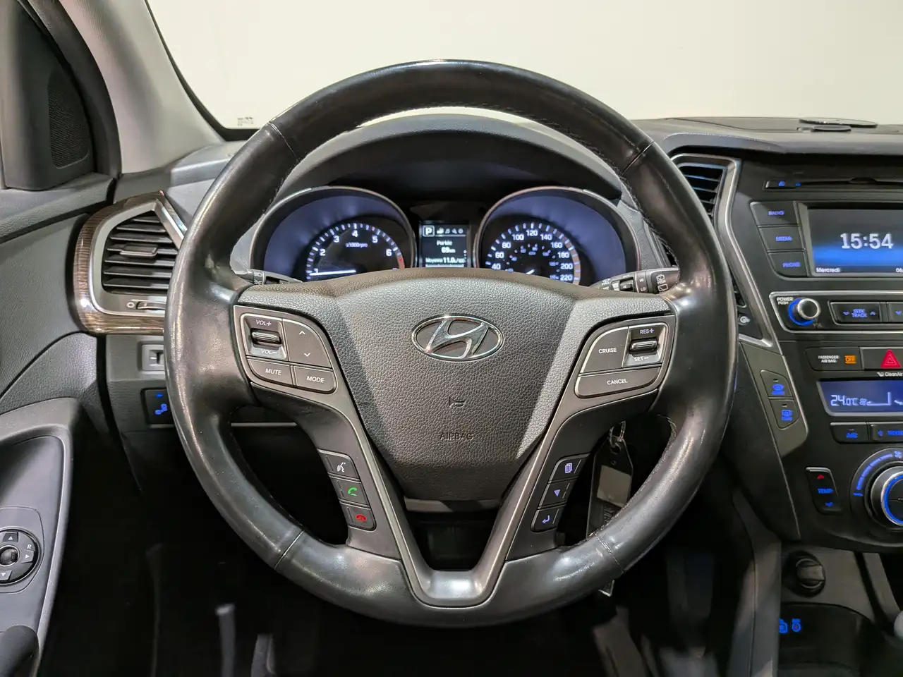 Hyundai SANTA FE photo Hyundai SANTA FE