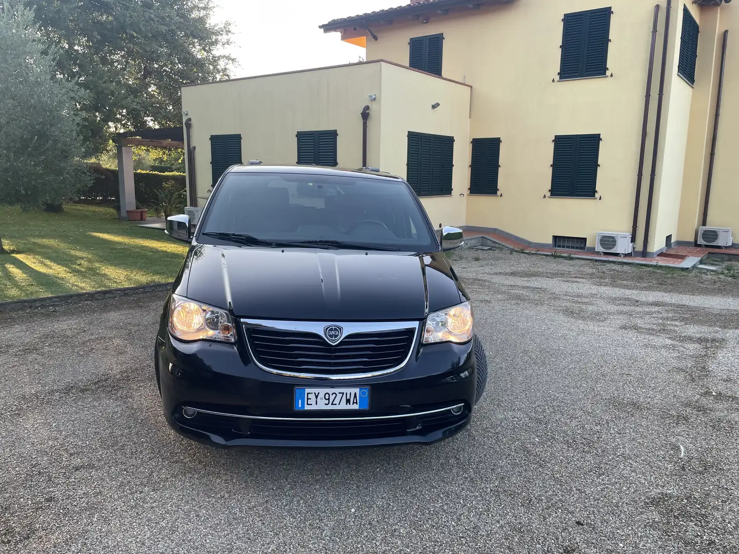 Lancia Voyager 2.8L S 177cv auto - 2