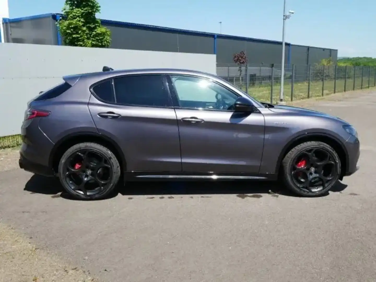 Alfa Romeo Stelvio My25 Veloce 2.0 Turbo Q4 Grau - 2