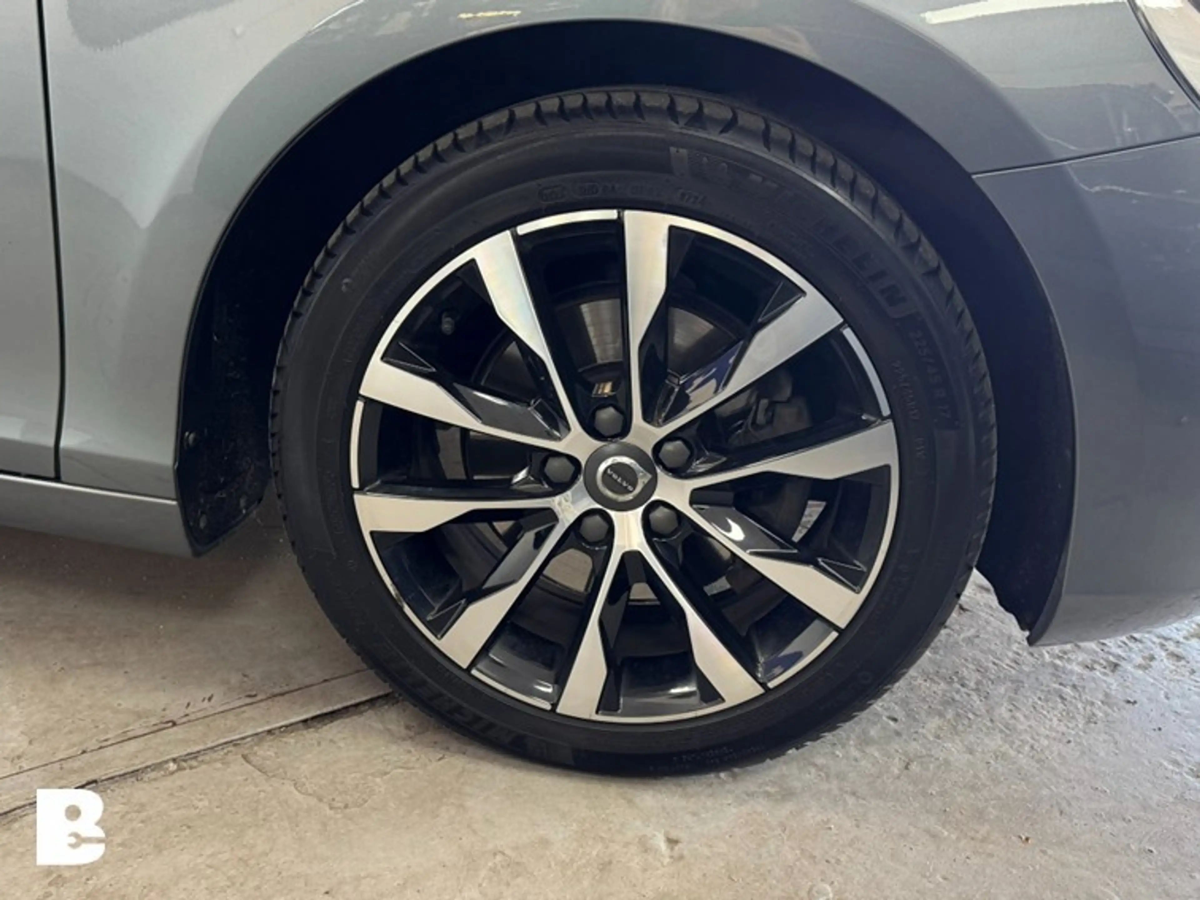 Volvo V40 2.0 T3 Dynamic Edition — photo 10