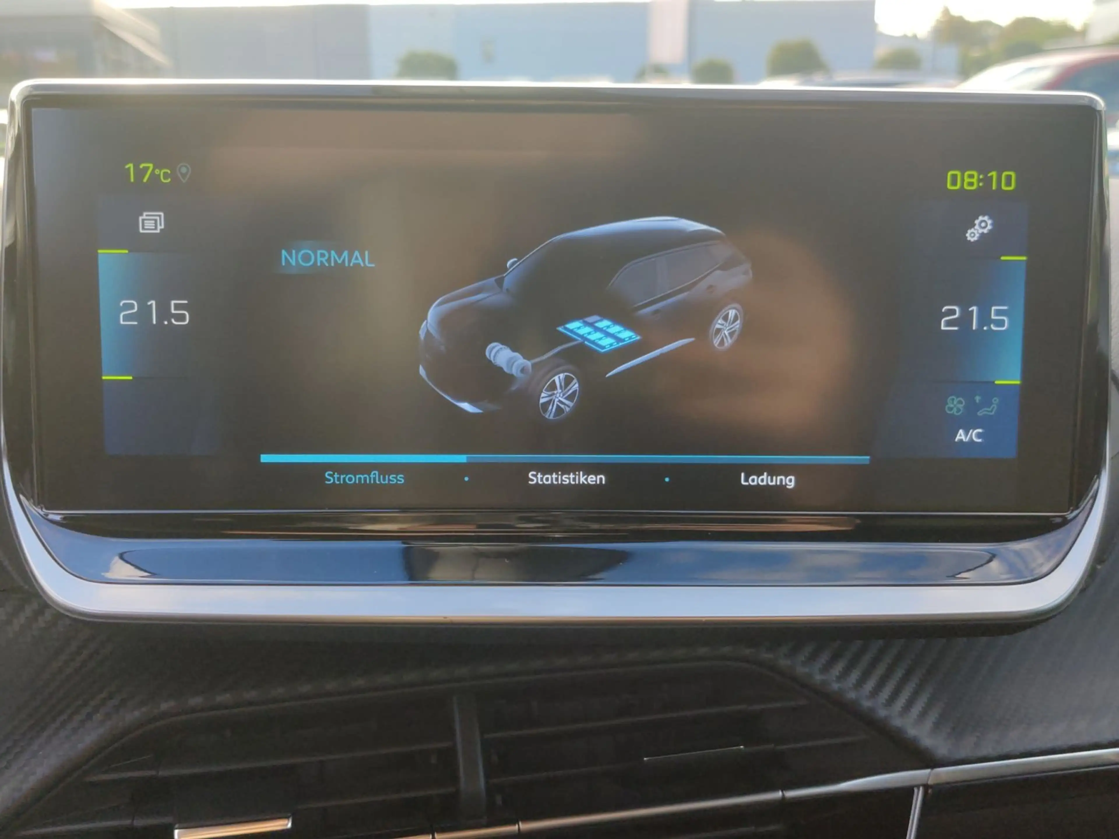 Peugeot 2008 Allure Pack Elektro 98,3% OB-Charger Kamera — photo 16