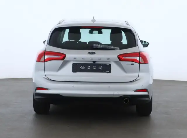 Ford Focus view 4