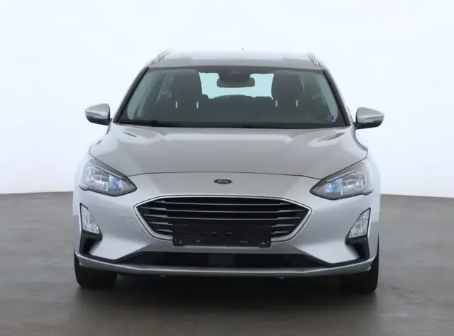Ford Focus view 2