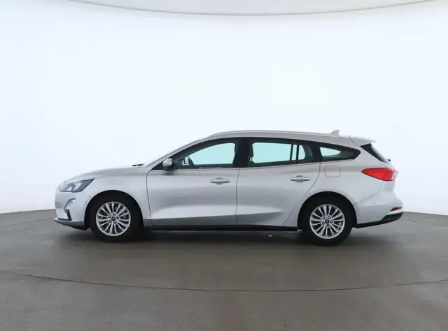 Ford Focus view 6