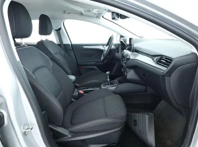 Ford Focus view 12