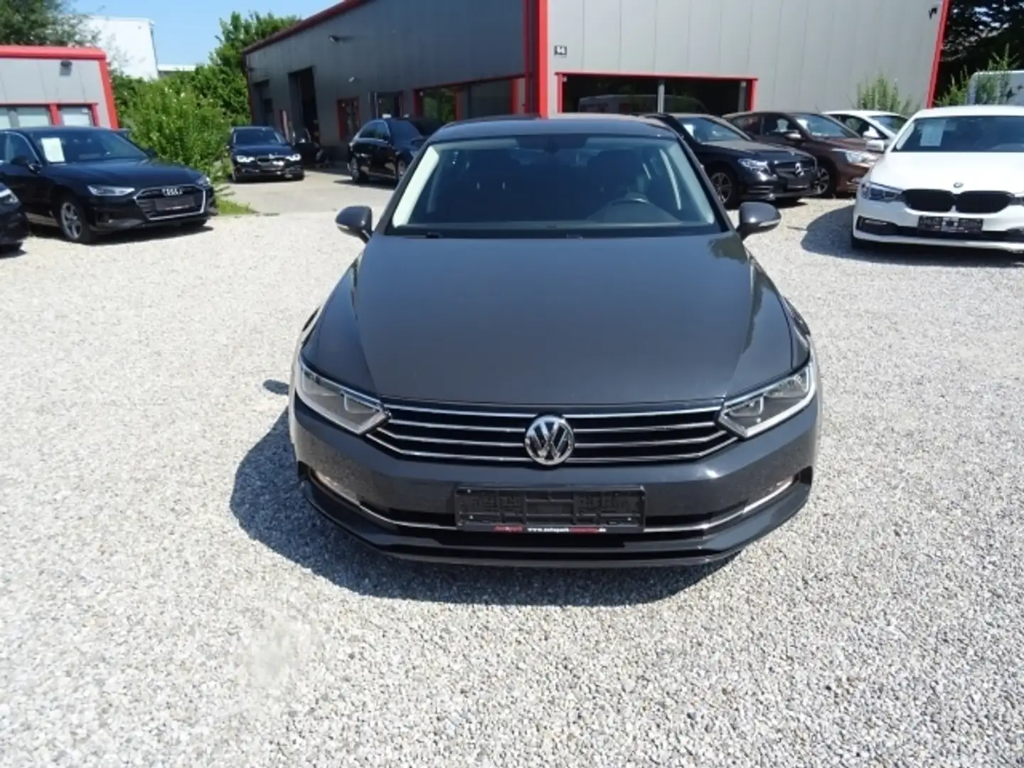 Volkswagen Passat Comfortline BMT Start-S topp 2.0 TDI AHK Grau - 2
