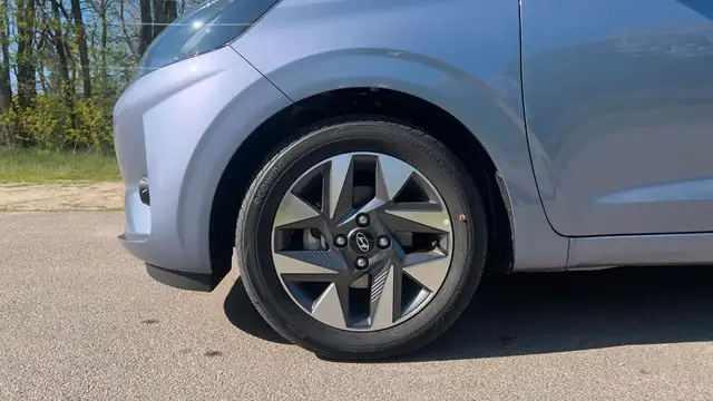 Hyundai I10 view 10