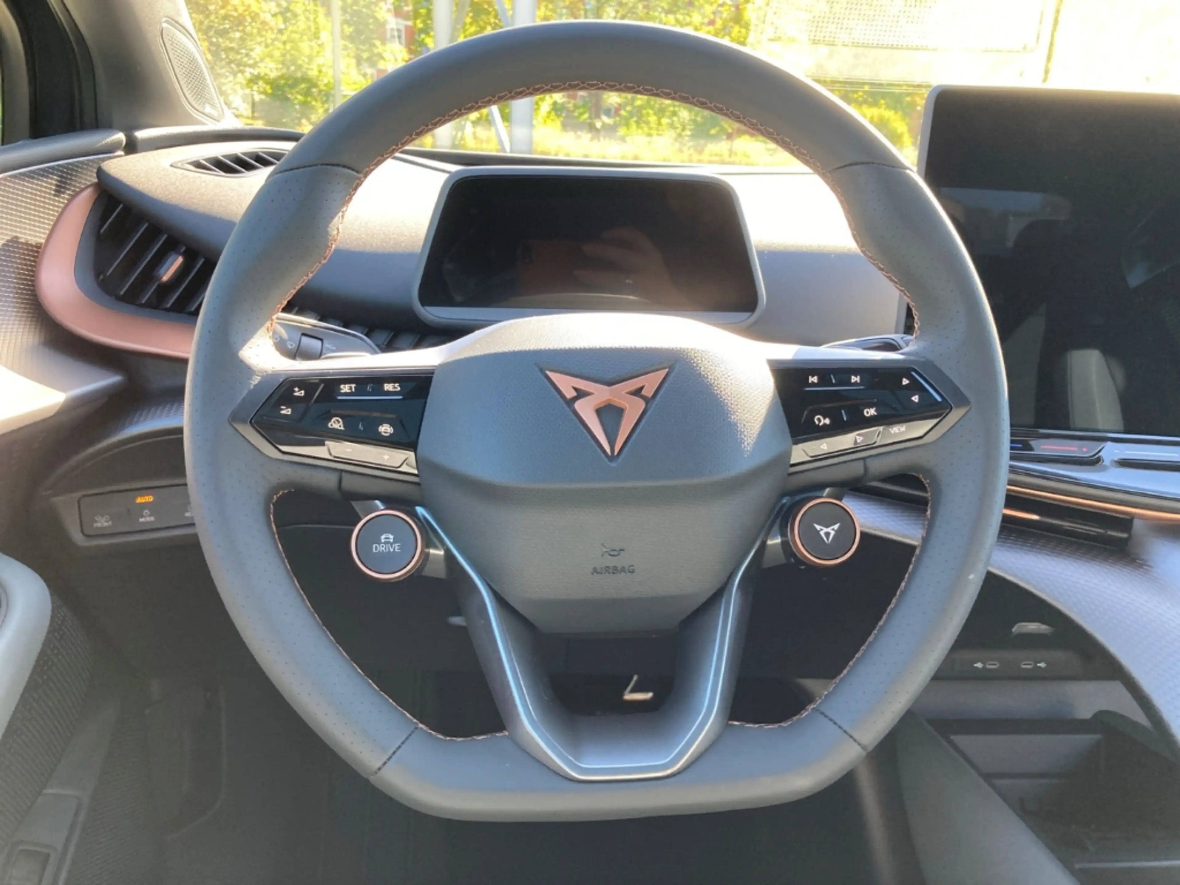 CUPRA Tavascan VZ 4Drive 250 kW 77 kWh NAV+LED+MATRIX+ — photo 15