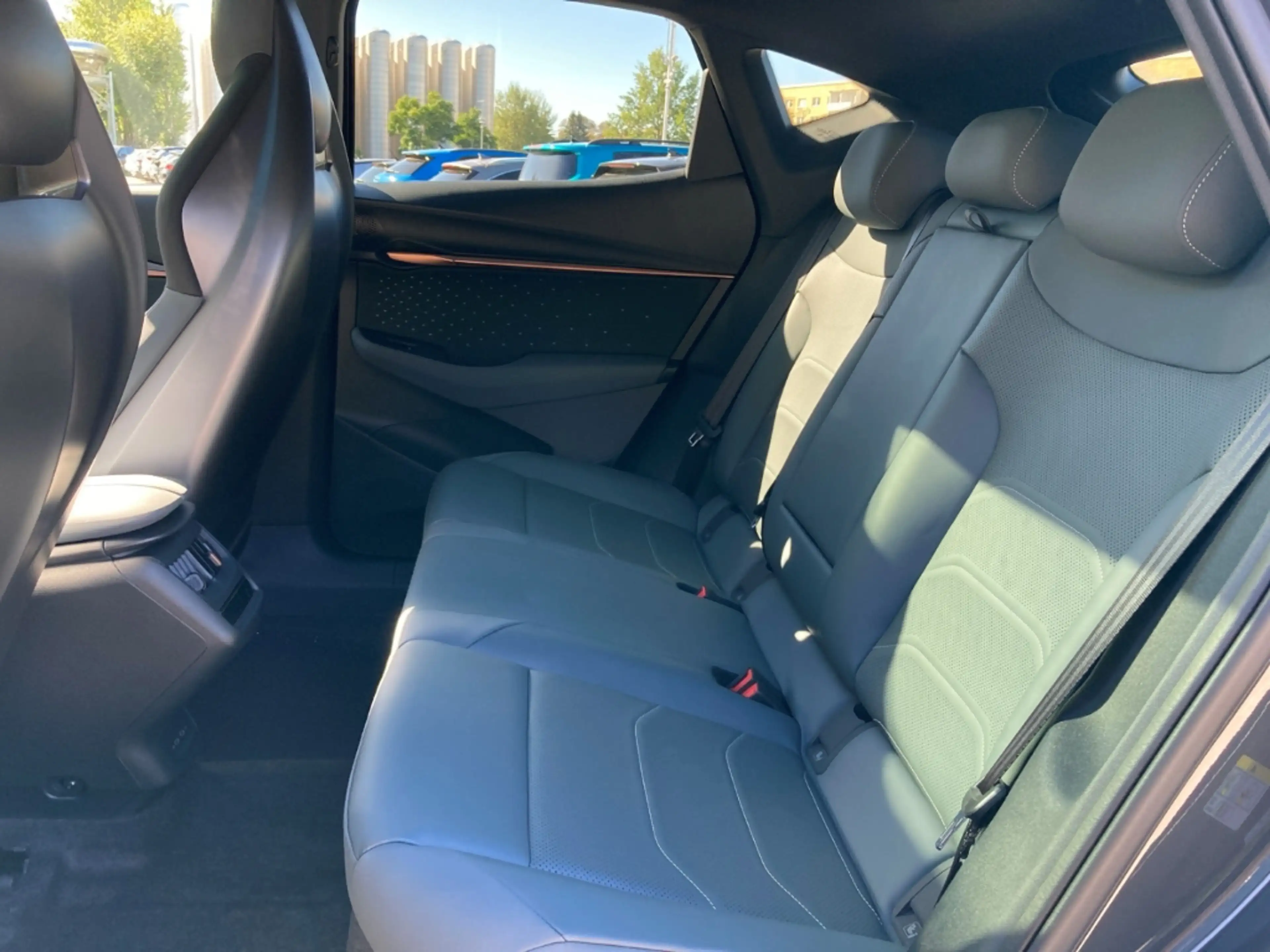CUPRA Tavascan VZ 4Drive 250 kW 77 kWh NAV+LED+MATRIX+ — photo 11