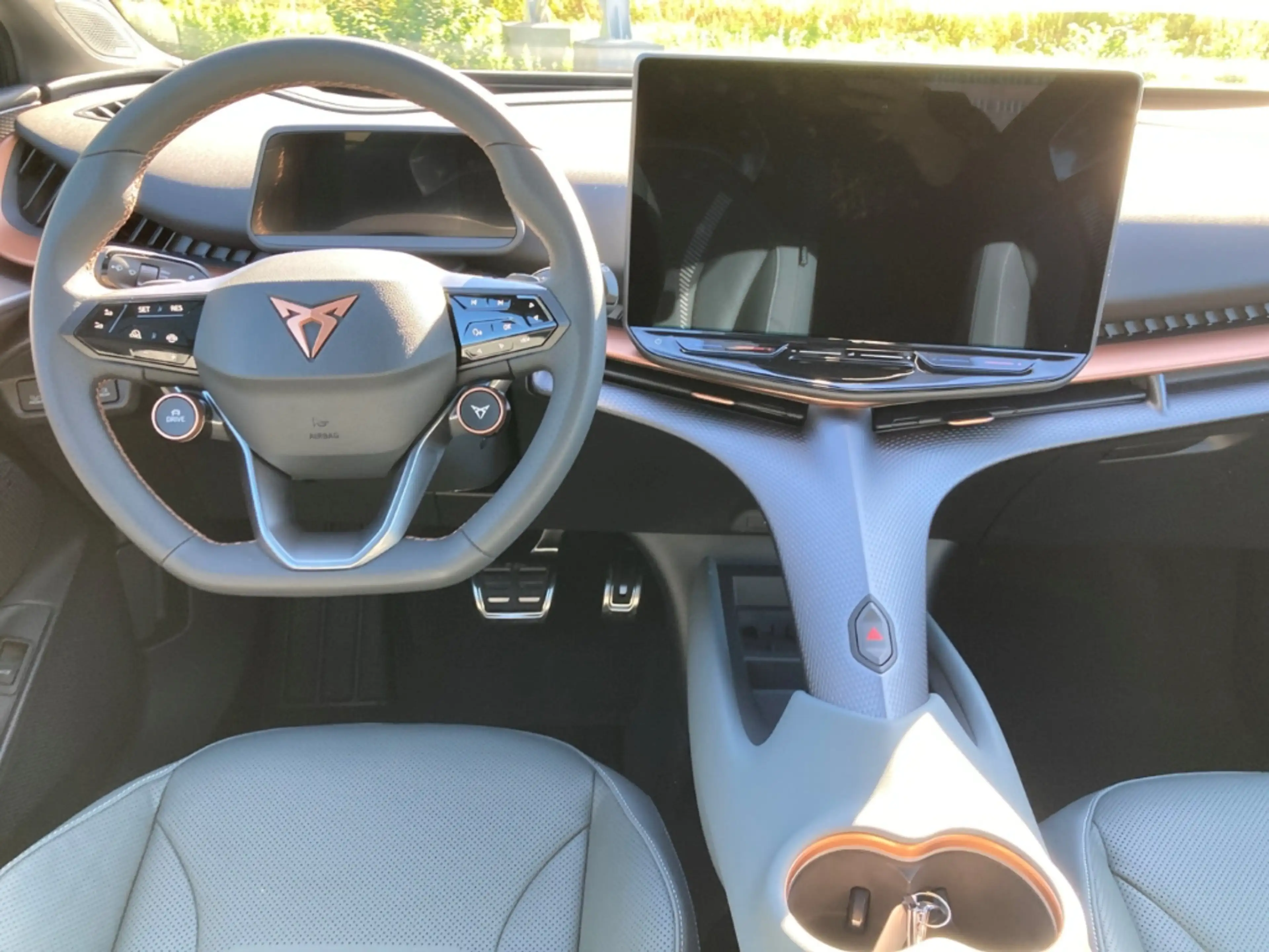CUPRA Tavascan VZ 4Drive 250 kW 77 kWh NAV+LED+MATRIX+ — photo 14