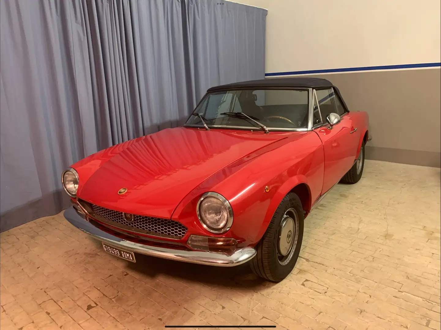 Fiat 124 Spider Rouge - 1