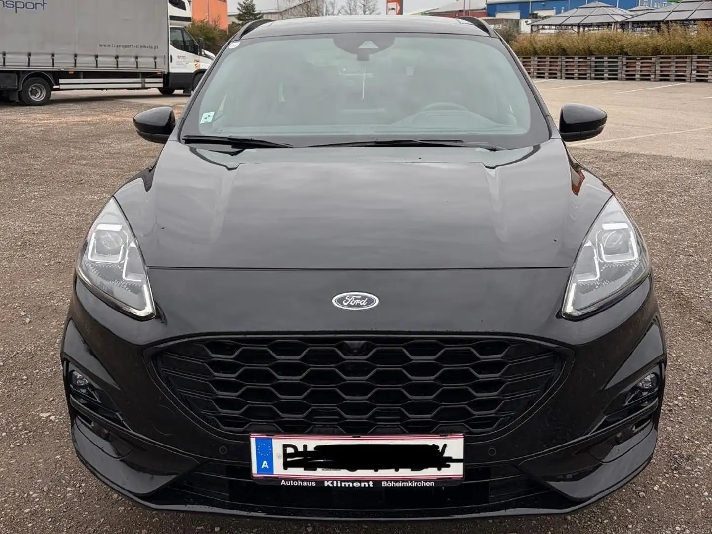 Ford Kuga 2,5 Duratec PHEV Schwarz - 2