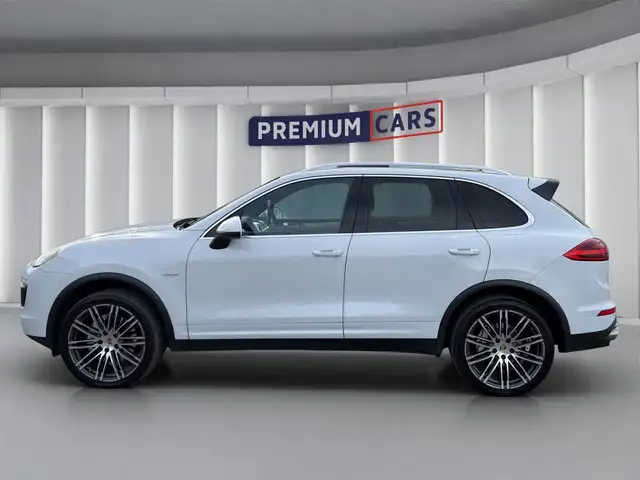 Porsche Cayenne view 2