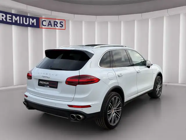 Porsche Cayenne view 5