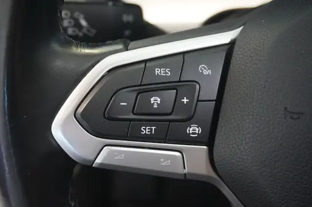 Volkswagen Golf view 12