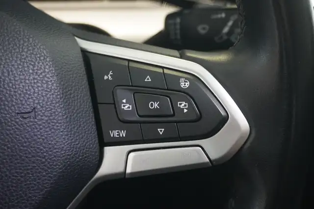 Volkswagen Golf view 13