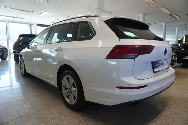 Volkswagen Golf view 4