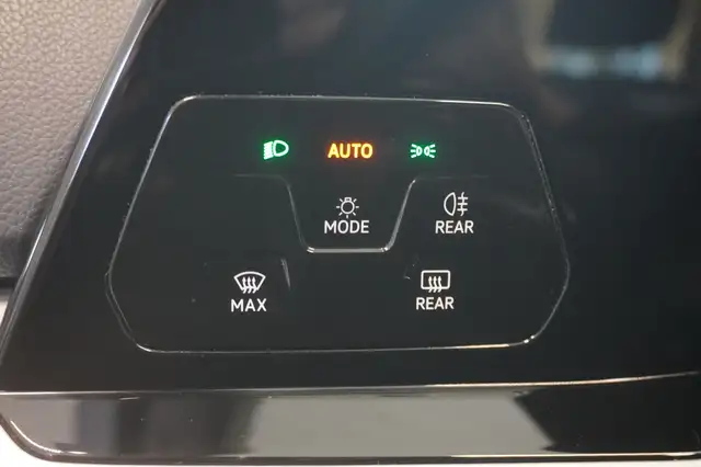 Volkswagen Golf view 14