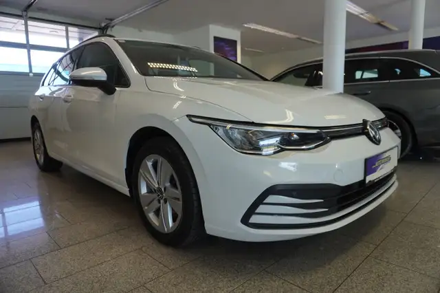 Volkswagen Golf view 3
