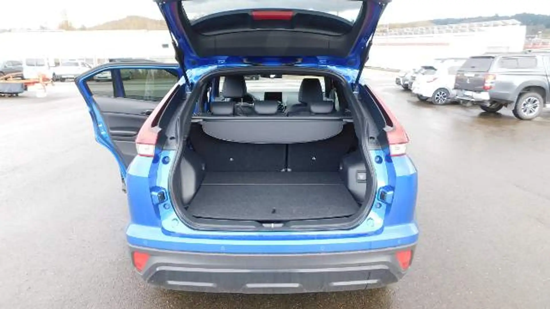 Mitsubishi Eclipse Cross Plug-in Hybrid Select Black 2.4 MIVEC 4WD Blau - 2