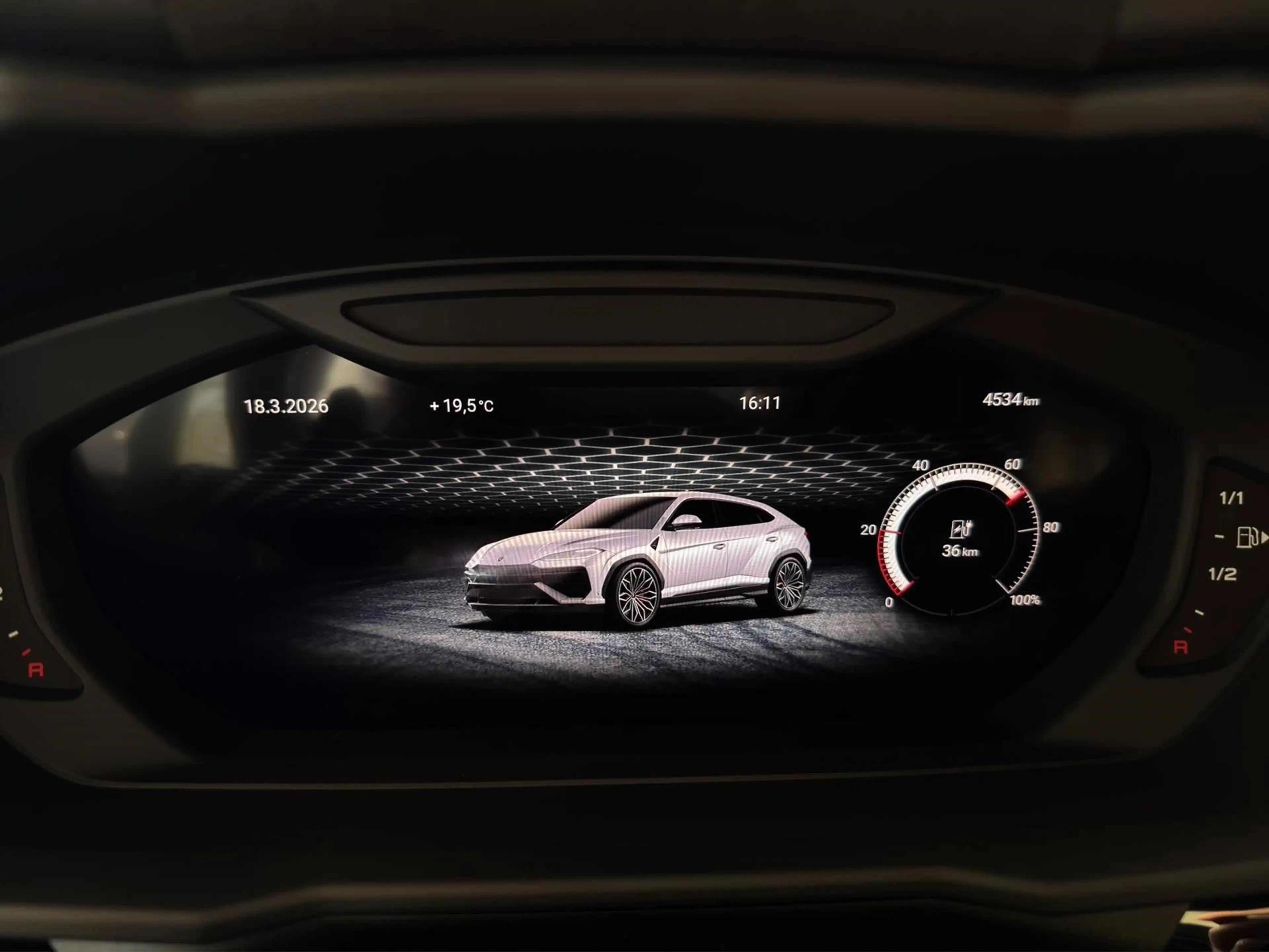 Lamborghini Urus 4.0 V8 PHEV SE — photo 14