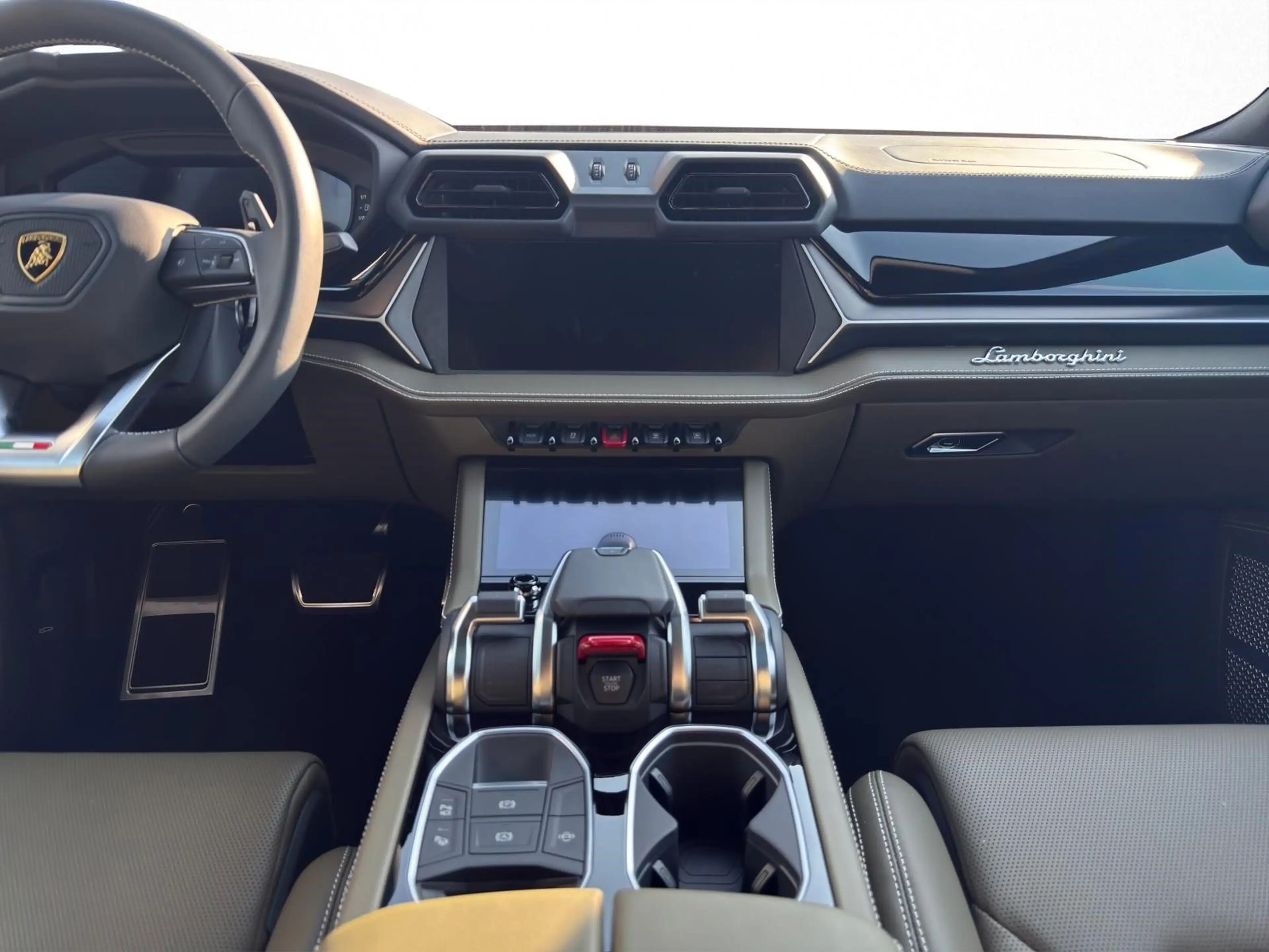 Lamborghini Urus 4.0 V8 PHEV SE — photo 15