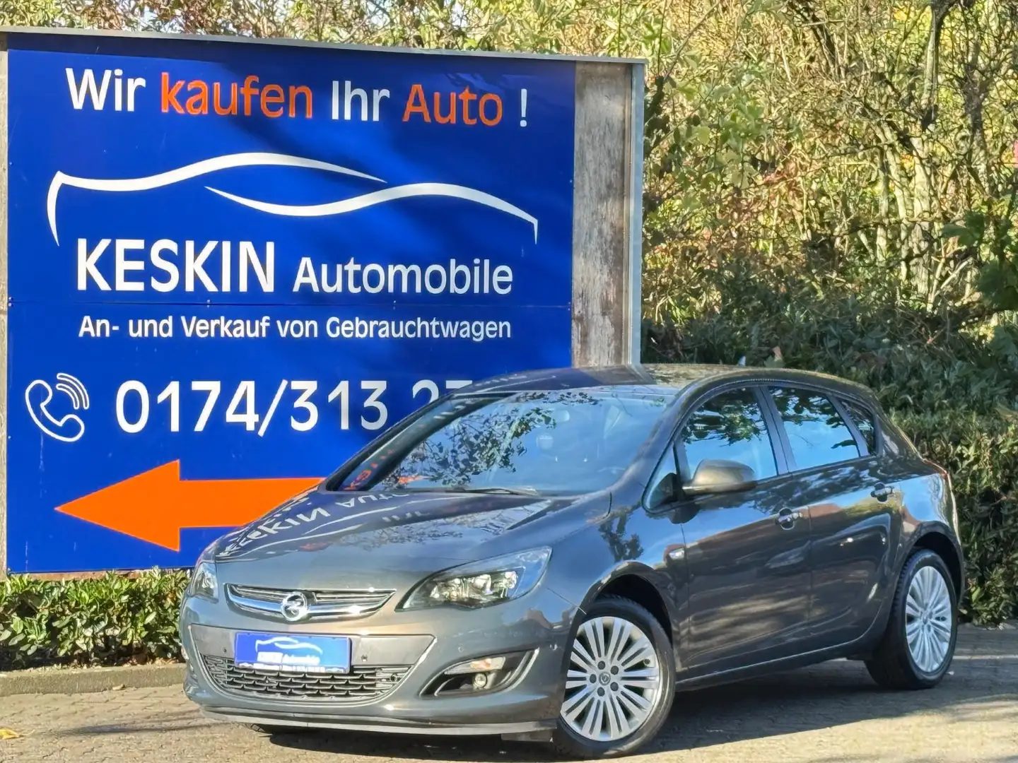 Opel Astra J Lim. 5-trg. Selection*NAVI*ALU*TEMPOMAT* Grau - 1