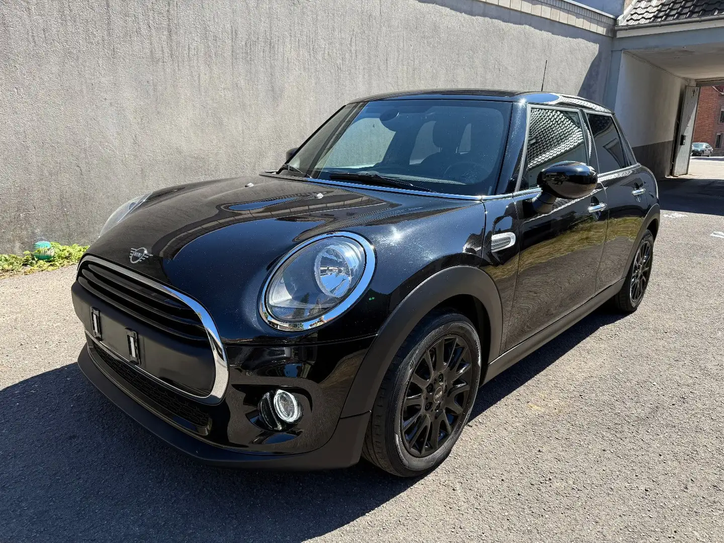 MINI One Mini 5-trg. *Klima/SitzHz/PDC* Schwarz - 1