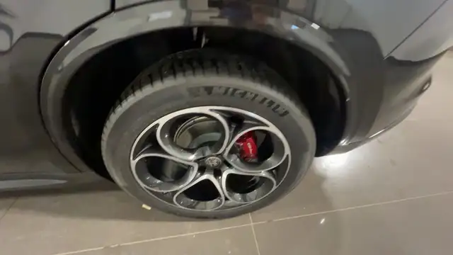 Alfa Romeo Stelvio view 15