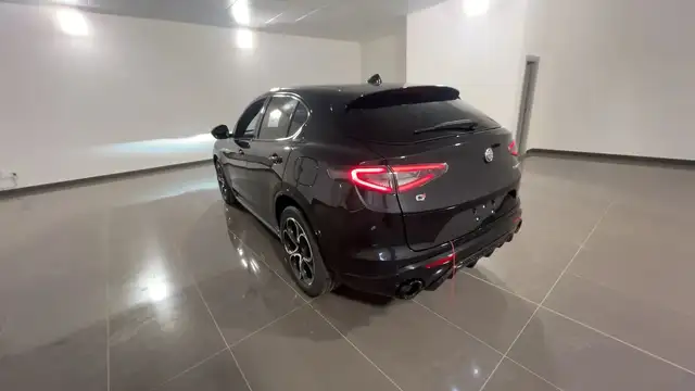 Alfa Romeo Stelvio view 14