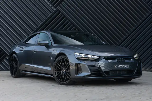 Audi e-tron GT 476PK S-Line Quattro Panodak Cruise Control Matrix