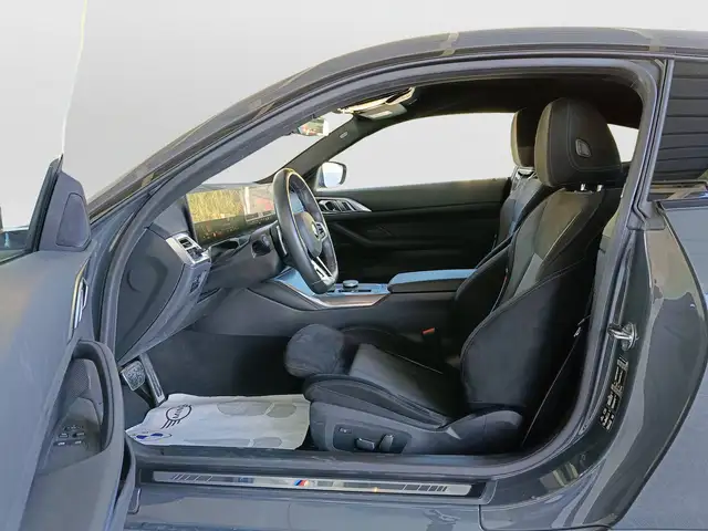 BMW 4 Series view 8