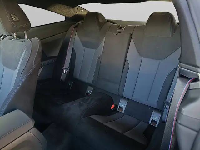 BMW 4 Series view 9