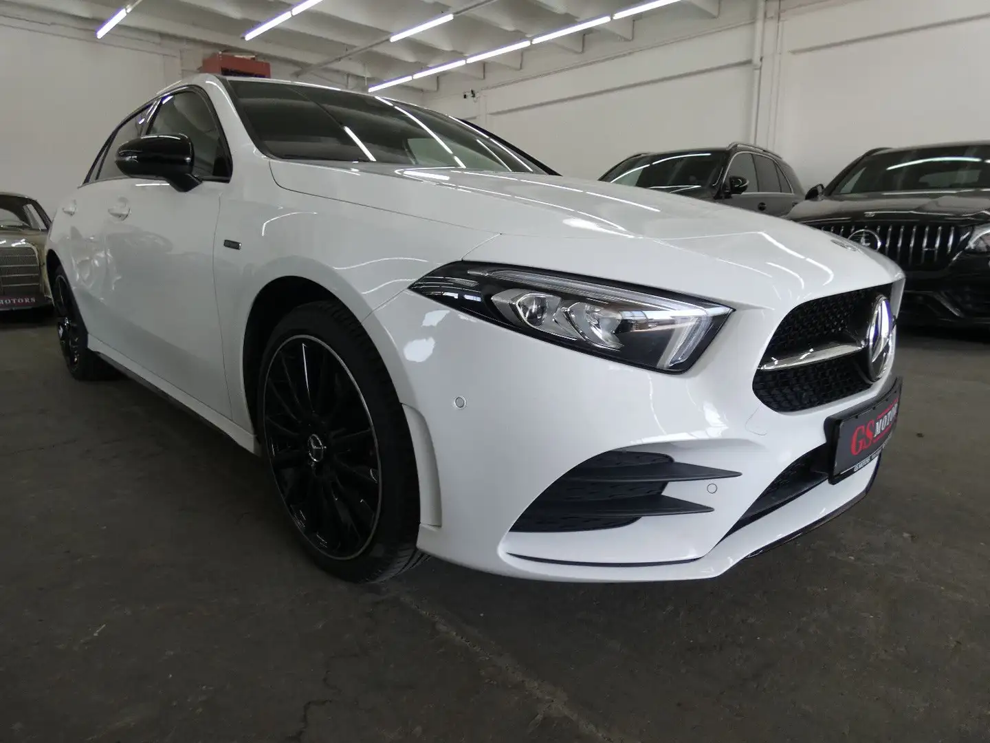 Mercedes-Benz A 250 e AMG PAKET*MBUX NAVI*LED*NIGHT*AMBIENTE* Bianco - 1