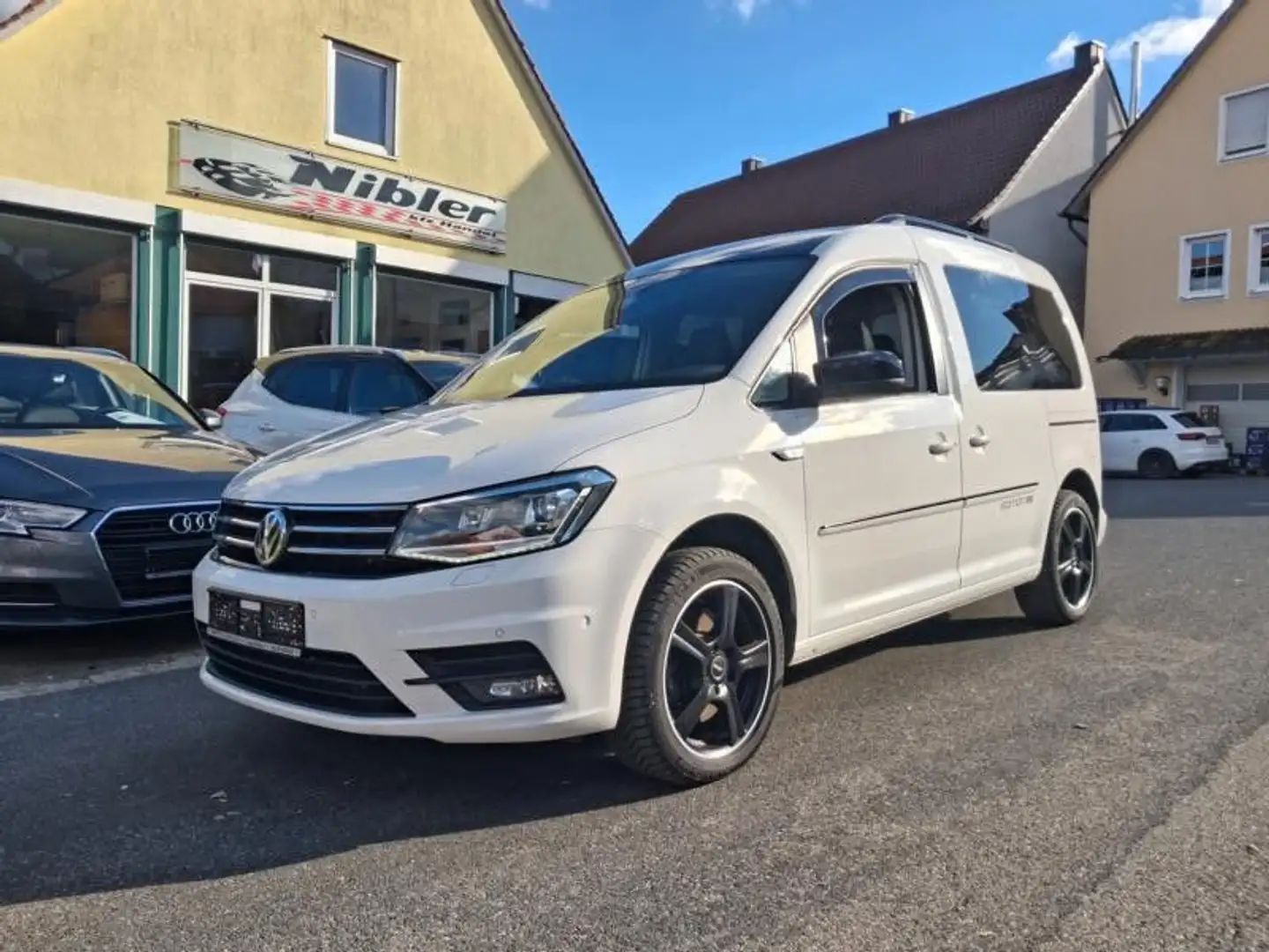 Volkswagen Caddy 2,0TDI BMT Edition 35 XENON+NAVI+PDC+AHK Blanc - 1