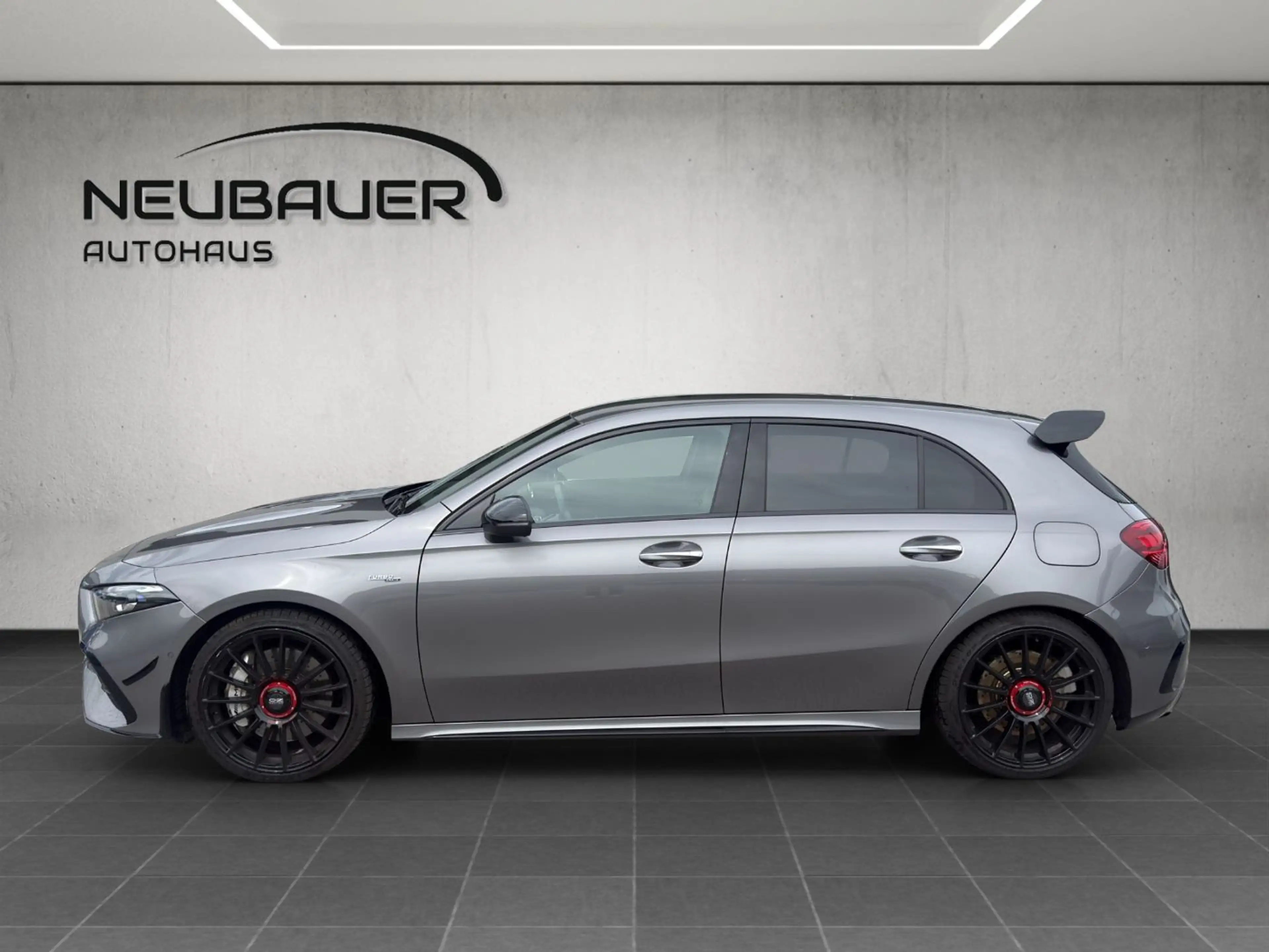 Mercedes-Benz A 35 AMG AMG A 35 4MATIC AMG PTS Shz Ambi Mbeam — photo 4