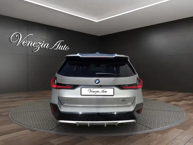 BMW X1 view 5