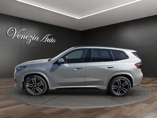 BMW X1 view 3